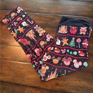 Disney Black and Red Holiday Leggings